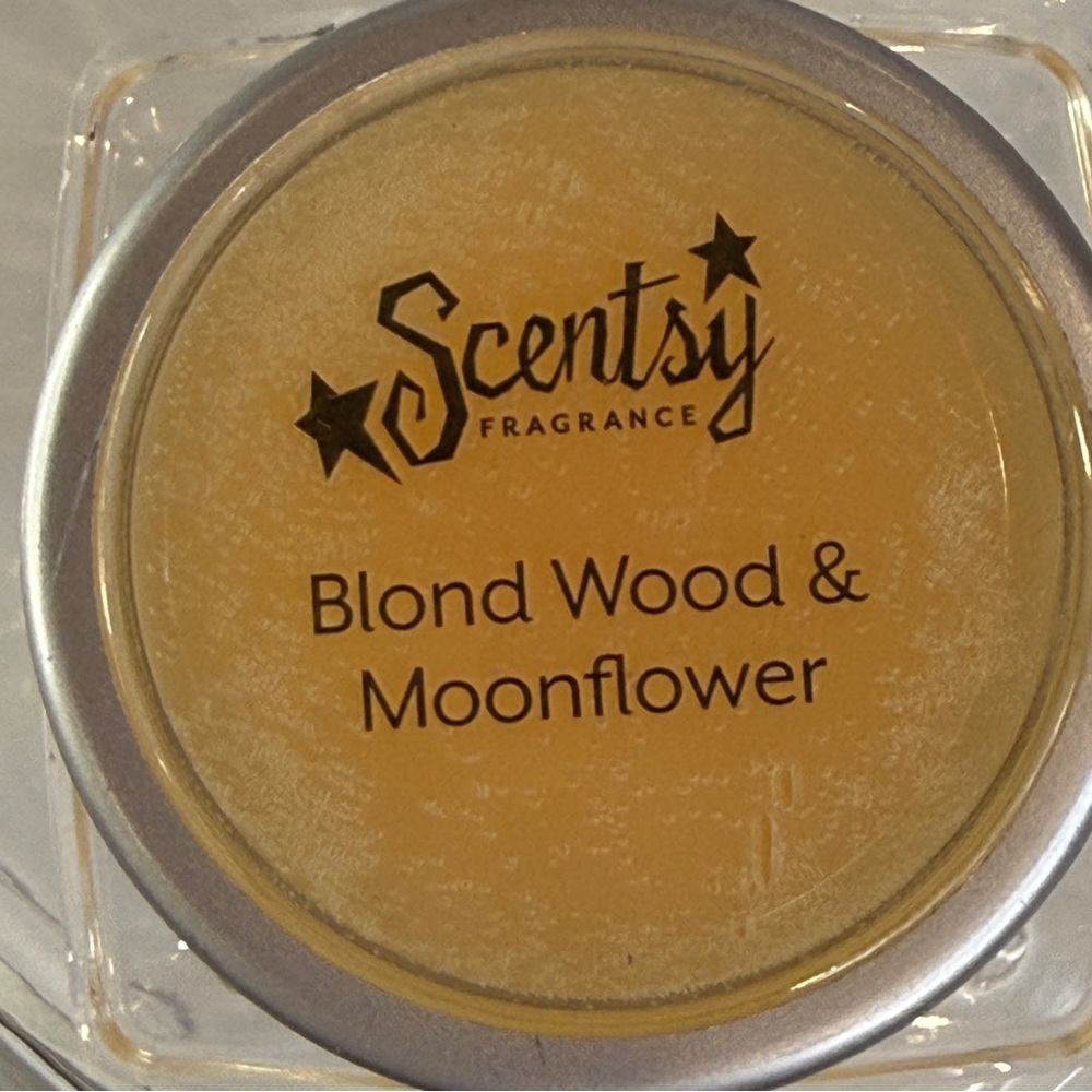 🆕 Blond Wood & Moonflower Scented Wax – New Sealed Floral & Wood Blend